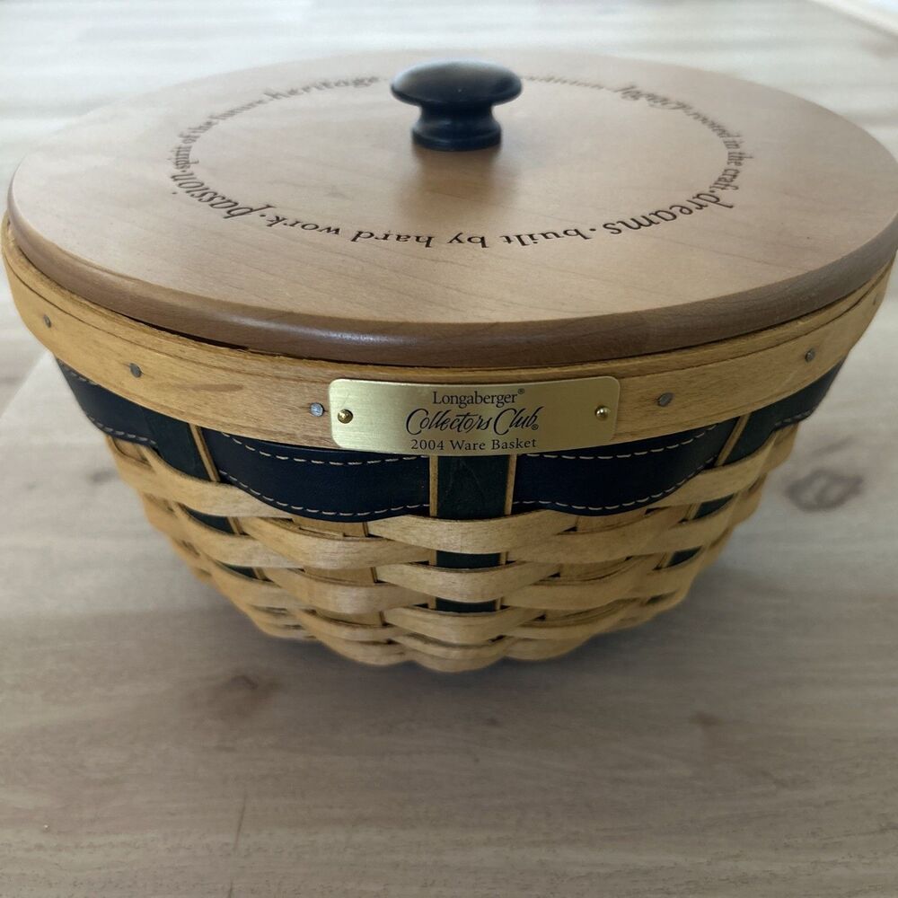 New LONGABERGER collectors club 2004 ware basket- No Box